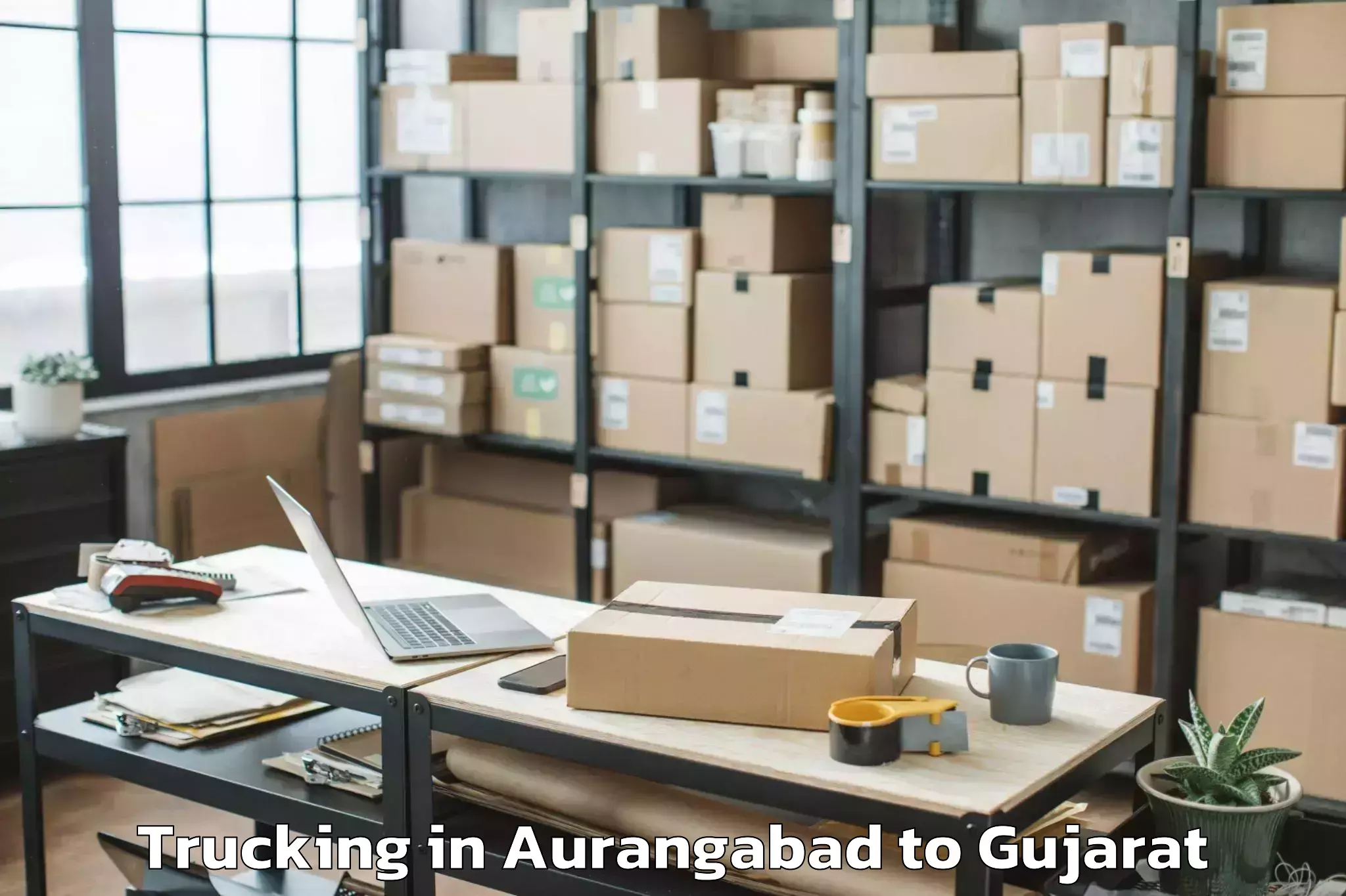 Hassle-Free Aurangabad to Navrangpura Trucking